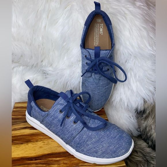 Toms Shoes - Picture 2 of 8